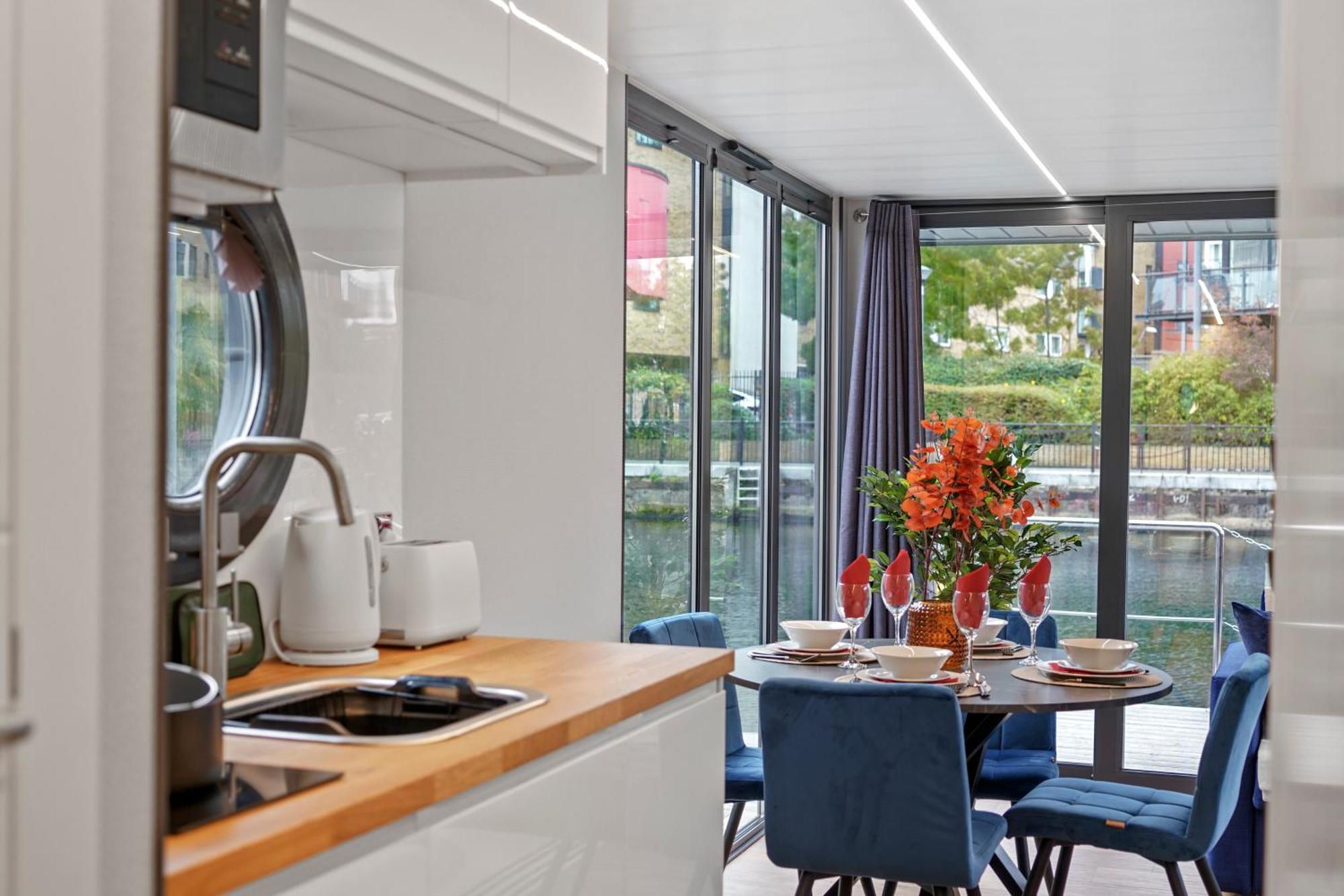 Unique Water Lodge In London - Sleeps 6 Exteriör bild
