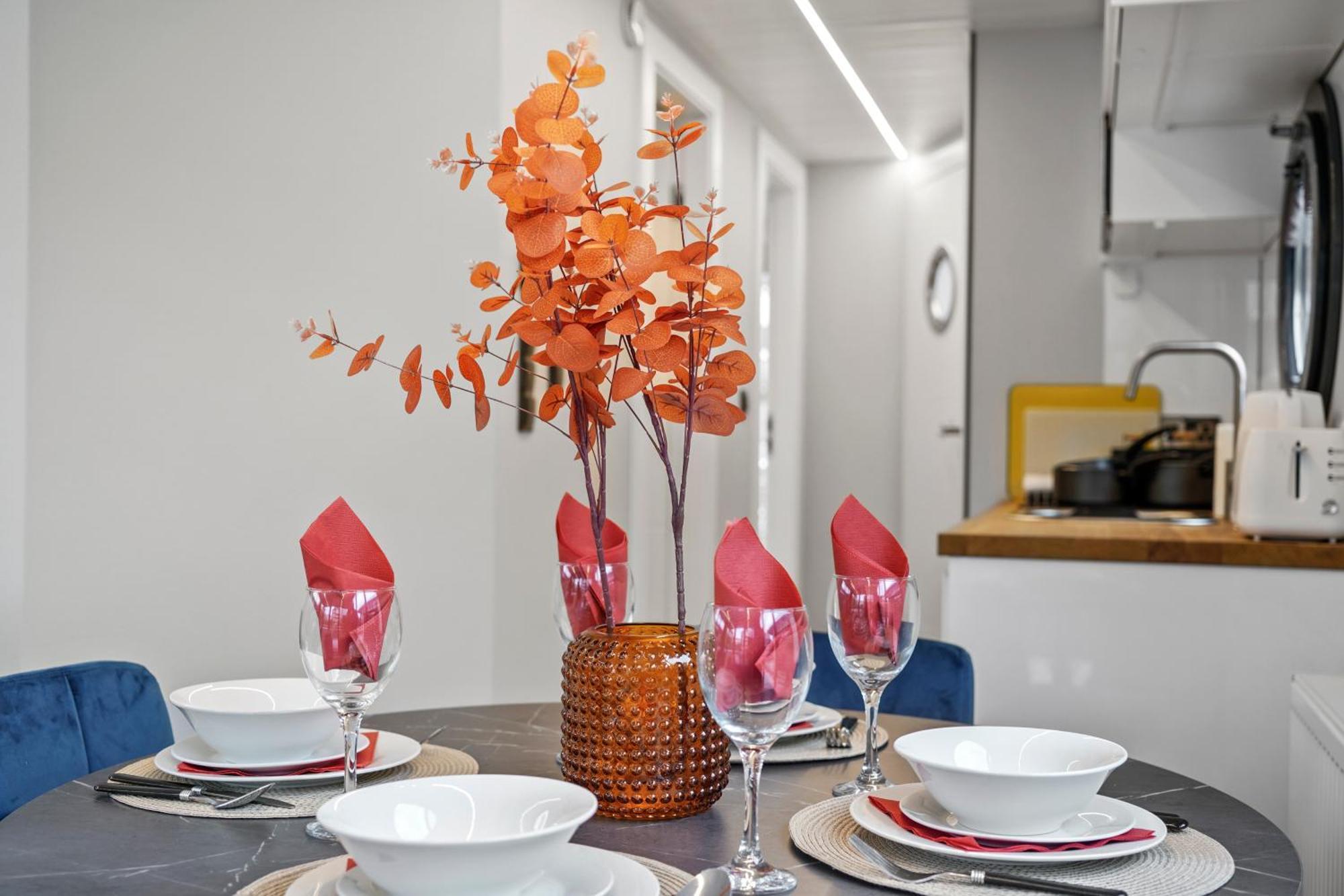 Unique Water Lodge In London - Sleeps 6 Exteriör bild